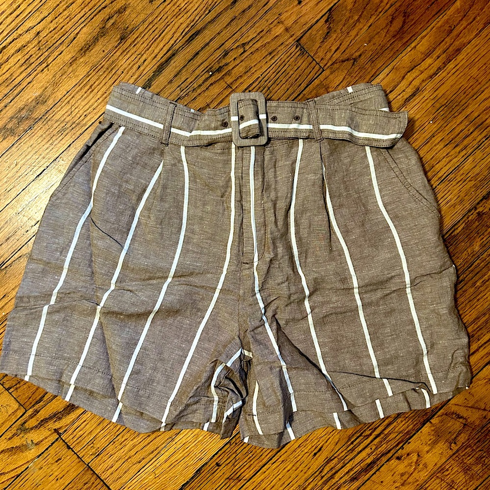 Tan/Cream Pin Stripe Belted Shorts, Size L